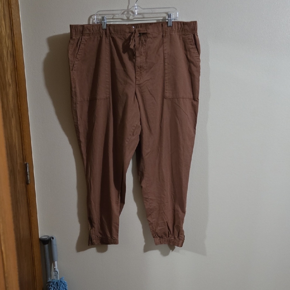 Sonoma Cropped Drawstring Ankle Pants in Brown